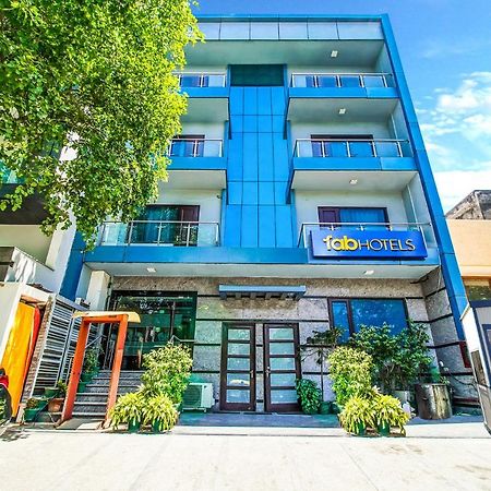 Fabhotel Signature Plaza Ню Делхи Екстериор снимка