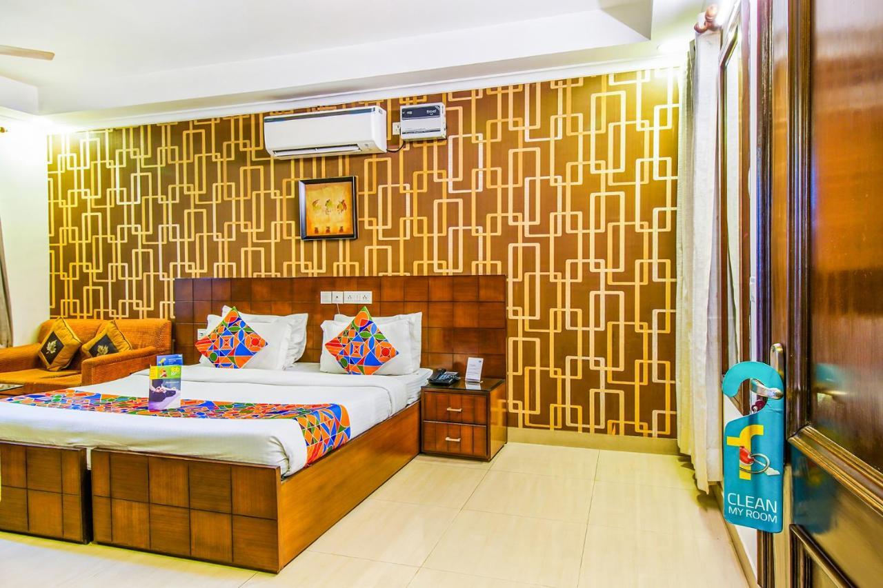 Fabhotel Signature Plaza Ню Делхи Екстериор снимка